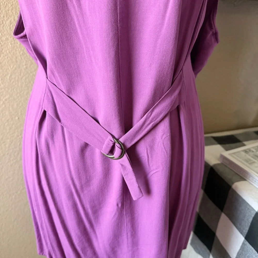 Torrid Woman’s Plus Purple Sleeveless Button-Down Top 4X - Picture 6 of 8